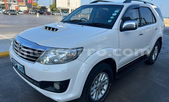 Comprar Novo Toyota Fortuner Branco Carro em Maputo em Maputo Comprar Novo Toyota Fortuner Branco Carro em Maputo em Maputo