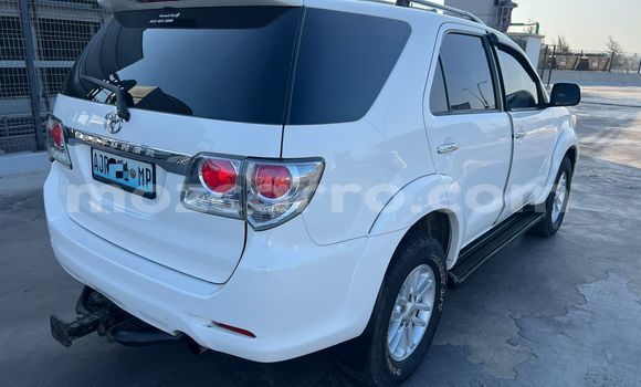 Comprar Novo Toyota Fortuner Branco Carro em Maputo em Maputo Comprar Novo Toyota Fortuner Branco Carro em Maputo em Maputo