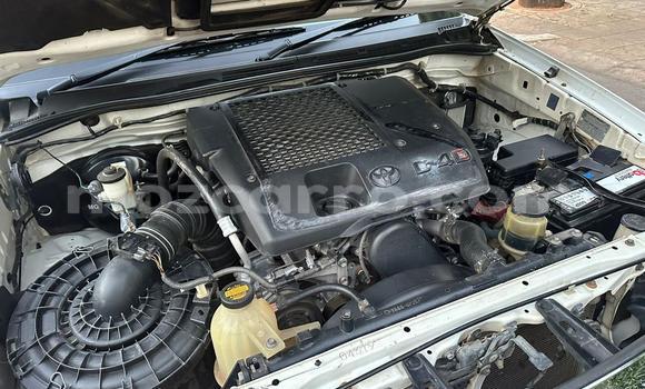 Nunua Ilio tumika Toyota Hilux Nyeupe Gari ndani ya Maputo nchini Maputo Nunua Ilio tumika Toyota Hilux Nyeupe Gari ndani ya Maputo nchini Maputo