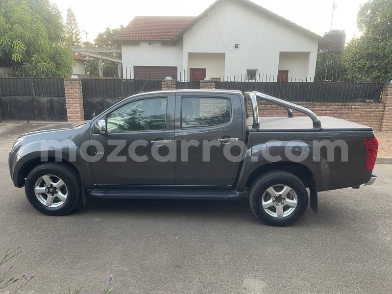 Big with watermark isuzu d max maputo maputo 25995