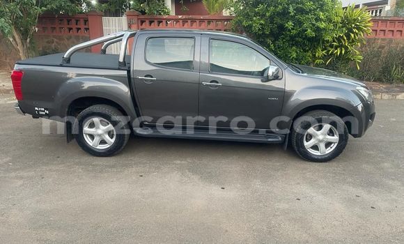 Nunua Ilio tumika Isuzu D-MAX Fedha Gari ndani ya Maputo nchini Maputo Nunua Ilio tumika Isuzu D-MAX Fedha Gari ndani ya Maputo nchini Maputo