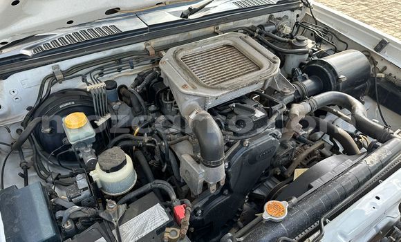 Tenga Tsaru Nissan Hardbody Chena Mota in Maputo in Maputo Tenga Tsaru Nissan Hardbody Chena Mota in Maputo in Maputo