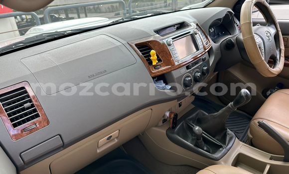 Buy Used Toyota Hilux White Car in Maputo in Maputo Buy Used Toyota Hilux White Car in Maputo in Maputo