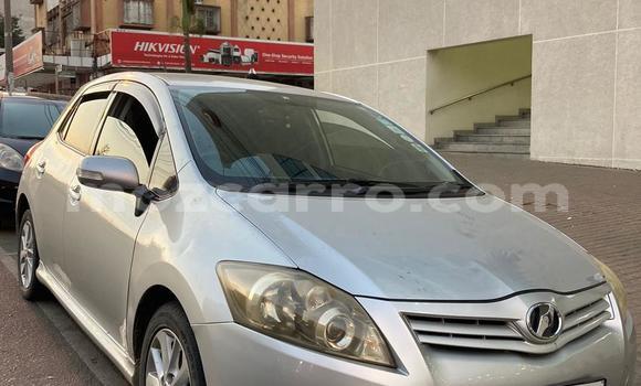 Nunua Ilio tumika Toyota Auris Fedha Gari ndani ya Maputo nchini Maputo