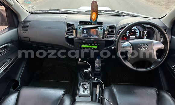 Comprar Novo Toyota Fortuner Branco Carro em Maputo em Maputo Comprar Novo Toyota Fortuner Branco Carro em Maputo em Maputo