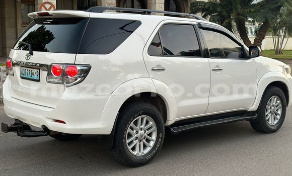 Comprar Novo Toyota Fortuner Branco Carro em Maputo em Maputo Comprar Novo Toyota Fortuner Branco Carro em Maputo em Maputo