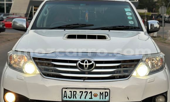 Comprar Novo Toyota Fortuner Branco Carro em Maputo em Maputo Comprar Novo Toyota Fortuner Branco Carro em Maputo em Maputo