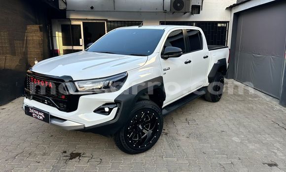 Comprar Novo Toyota Hilux Branco Carro em Maputo em Maputo