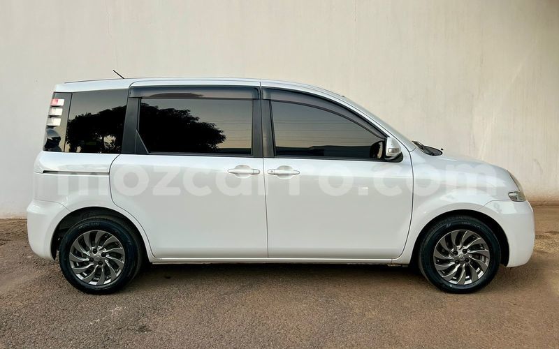 Big with watermark toyota sienta maputo maputo 26020