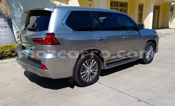Comprar Usado Lexus LX 570 Prata Carro em Maputo em Maputo Comprar Usado Lexus LX 570 Prata Carro em Maputo em Maputo