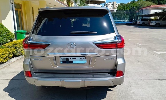 Comprar Usado Lexus LX 570 Prata Carro em Maputo em Maputo Comprar Usado Lexus LX 570 Prata Carro em Maputo em Maputo