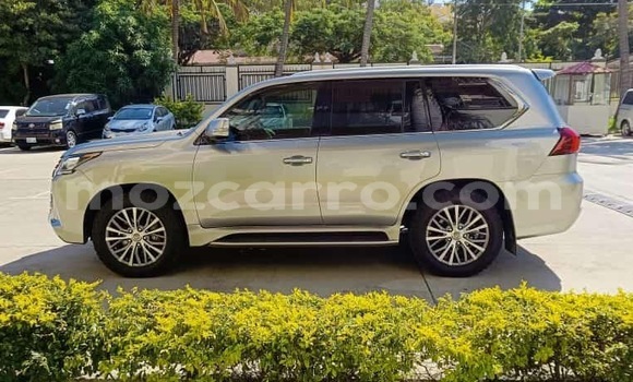 Comprar Usado Lexus LX 570 Prata Carro em Maputo em Maputo Comprar Usado Lexus LX 570 Prata Carro em Maputo em Maputo