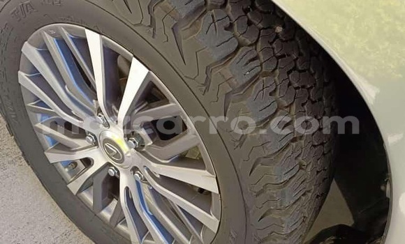 Comprar Usado Lexus LX 570 Prata Carro em Maputo em Maputo Comprar Usado Lexus LX 570 Prata Carro em Maputo em Maputo