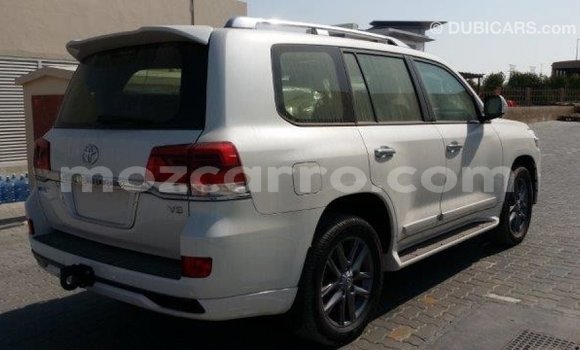 Tenga Imported Toyota Land Cruiser Chena Mota in Import - Dubai in Cabo Delgado Tenga Imported Toyota Land Cruiser Chena Mota in Import - Dubai in Cabo Delgado