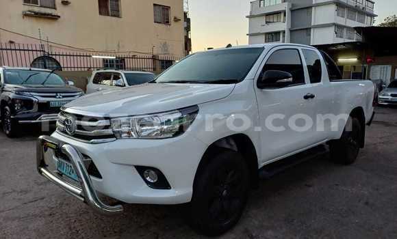 Nunua Ilio tumika Toyota Hiluxe Revo Nyeupe Gari ndani ya Maputo nchini Maputo Nunua Ilio tumika Toyota Hiluxe Revo Nyeupe Gari ndani ya Maputo nchini Maputo