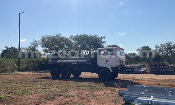 Nunua Ilio tumika Renault TRM 10000 Nyeupe Lori ndani ya Vilankulo nchini Inhambane Nunua Ilio tumika Renault TRM 10000 Nyeupe Lori ndani ya Vilankulo nchini Inhambane