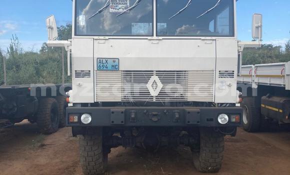 Nunua Ilio tumika Renault TRM 10000 Nyeupe Lori ndani ya Vilankulo nchini Inhambane Nunua Ilio tumika Renault TRM 10000 Nyeupe Lori ndani ya Vilankulo nchini Inhambane