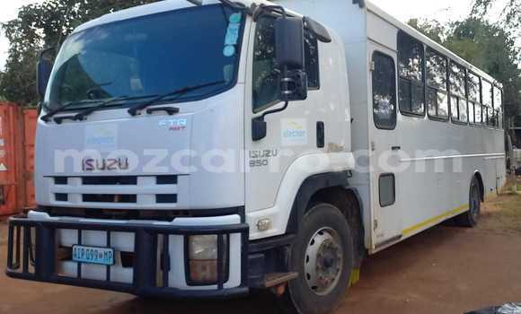 Comprar Usado Isuzu FTR 850 Branco Caminhão em Vilankulo em Inhambane