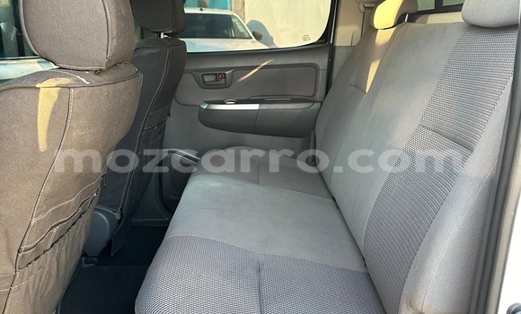 Comprar Usado Toyota Hilux Branco Carro em Maputo em Maputo Comprar Usado Toyota Hilux Branco Carro em Maputo em Maputo
