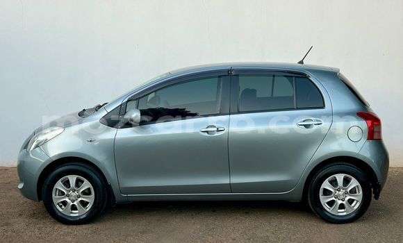 Nunua Ilio tumika Toyota Vitz Fedha Gari ndani ya Maputo nchini Maputo Nunua Ilio tumika Toyota Vitz Fedha Gari ndani ya Maputo nchini Maputo