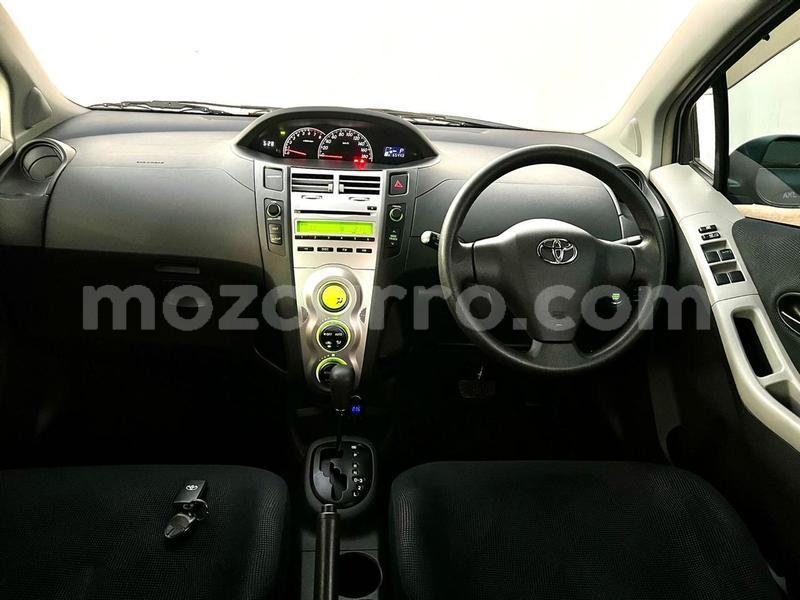 Big with watermark toyota vitz maputo maputo 26059