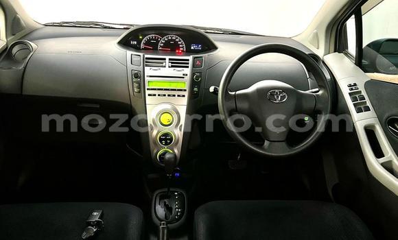 Nunua Ilio tumika Toyota Vitz Fedha Gari ndani ya Maputo nchini Maputo Nunua Ilio tumika Toyota Vitz Fedha Gari ndani ya Maputo nchini Maputo