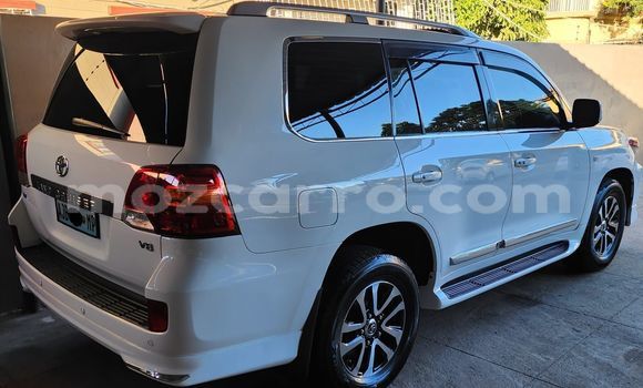 Comprar Novo Toyota Land Cruiser Branco Carro em Maputo em Maputo Comprar Novo Toyota Land Cruiser Branco Carro em Maputo em Maputo
