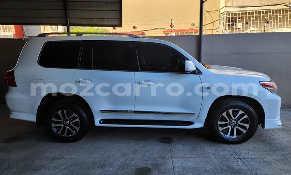 Comprar Novo Toyota Land Cruiser Branco Carro em Maputo em Maputo Comprar Novo Toyota Land Cruiser Branco Carro em Maputo em Maputo