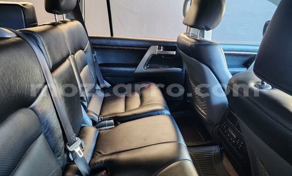 Comprar Novo Toyota Land Cruiser Branco Carro em Maputo em Maputo Comprar Novo Toyota Land Cruiser Branco Carro em Maputo em Maputo