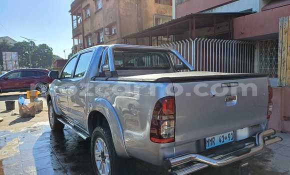 Comprar Usado Toyota Hilux Prata Carro em Maputo em Maputo Comprar Usado Toyota Hilux Prata Carro em Maputo em Maputo