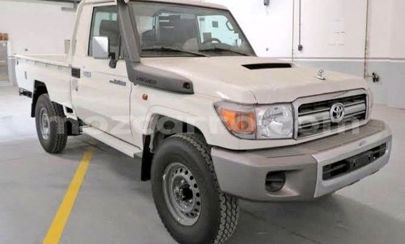 Buy Used Toyota Land Cruiser White Car in Maputo in Maputo Buy Used Toyota Land Cruiser White Car in Maputo in Maputo