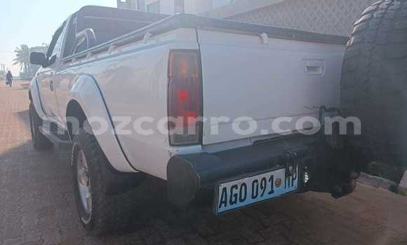Nunua Ilio tumika Nissan Hardbody Nyeupe Gari ndani ya Maputo nchini Maputo Nunua Ilio tumika Nissan Hardbody Nyeupe Gari ndani ya Maputo nchini Maputo