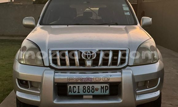 Tenga Tsaru Toyota Land Cruiser Prado Zvimwe Mota in Maputo in Maputo