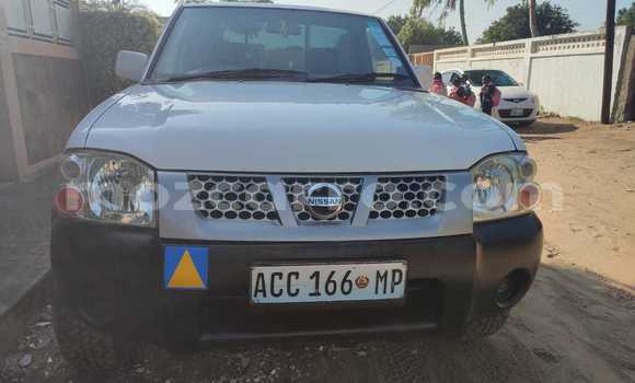 Buy Used Nissan Hardbody White Car in Maputo in Maputo