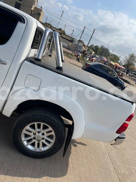 Big with watermark toyota hilux maputo maputo 26102