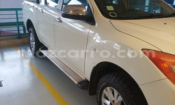 Comprar Usado Mazda BT-50 Branco Carro em Maputo em Maputo