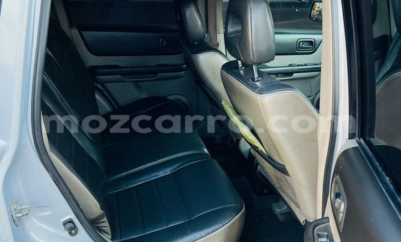 Comprar Usado Nissan X-Trail Azul Carro em Maputo em Maputo Comprar Usado Nissan X-Trail Azul Carro em Maputo em Maputo