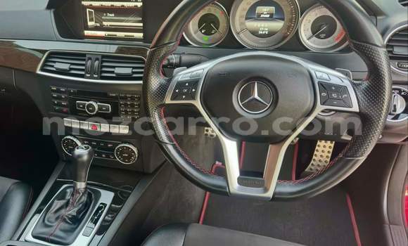 Comprar Usado Mercedes-Benz C-Classe Vermelho Carro em Maputo em Maputo Comprar Usado Mercedes-Benz C-Classe Vermelho Carro em Maputo em Maputo