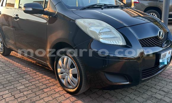 Comprar Usado Toyota Vitz Preto Carro em Maputo em Maputo