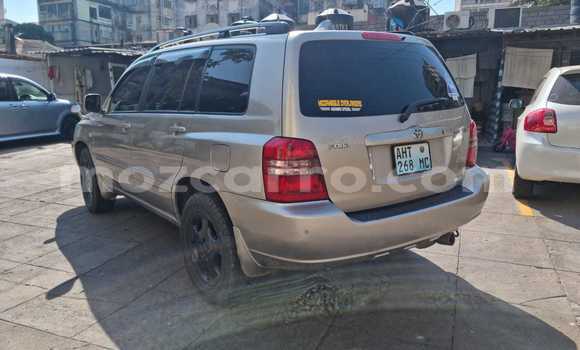 Buy Used Toyota Granvia Brown Car in Maputo in Maputo Buy Used Toyota Granvia Brown Car in Maputo in Maputo