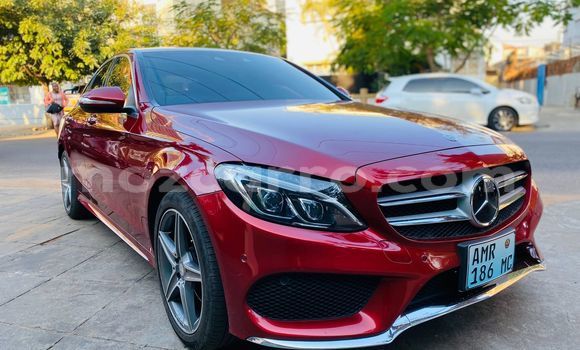 Tenga Tsaru Mercedes-Benz C-Classe Tsvuku Mota in Maputo in Maputo