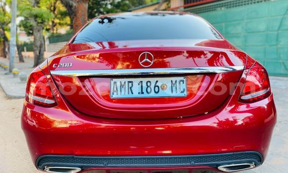 Tenga Tsaru Mercedes-Benz C-Classe Tsvuku Mota in Maputo in Maputo Tenga Tsaru Mercedes-Benz C-Classe Tsvuku Mota in Maputo in Maputo