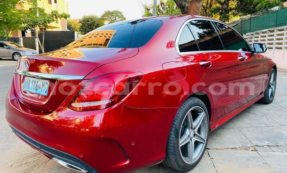 Tenga Tsaru Mercedes-Benz C-Classe Tsvuku Mota in Maputo in Maputo Tenga Tsaru Mercedes-Benz C-Classe Tsvuku Mota in Maputo in Maputo