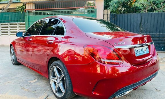Tenga Tsaru Mercedes-Benz C-Classe Tsvuku Mota in Maputo in Maputo Tenga Tsaru Mercedes-Benz C-Classe Tsvuku Mota in Maputo in Maputo