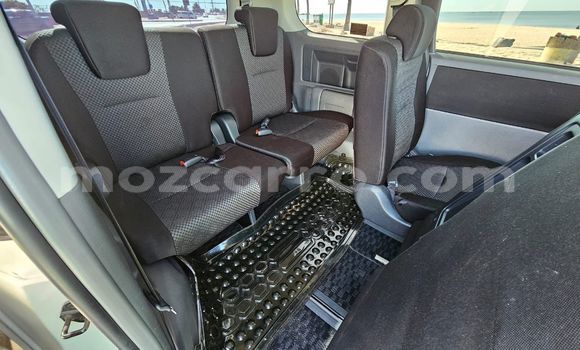 Nunua Ilio tumika Toyota Noah Nyeupe Gari ndani ya Maputo nchini Maputo Nunua Ilio tumika Toyota Noah Nyeupe Gari ndani ya Maputo nchini Maputo