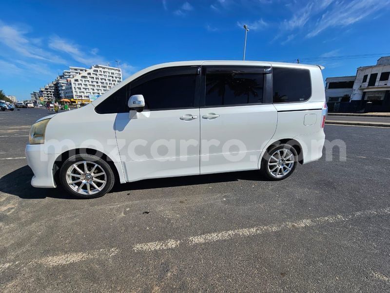 Big with watermark toyota noah maputo maputo 26134