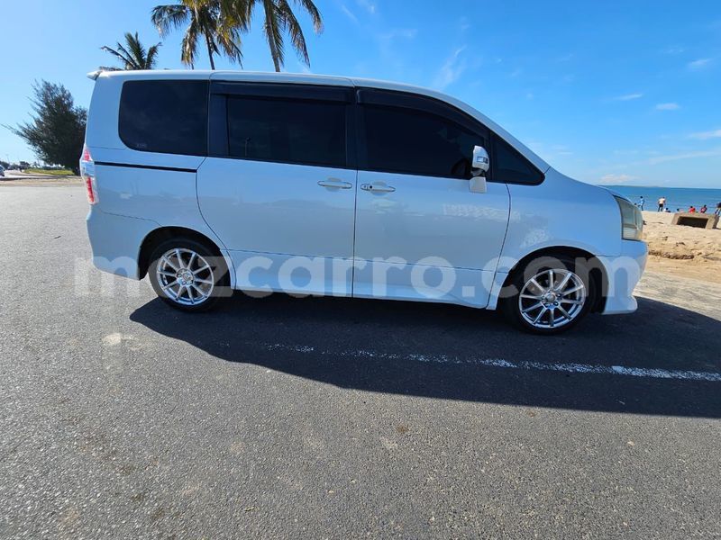 Big with watermark toyota noah maputo maputo 26134