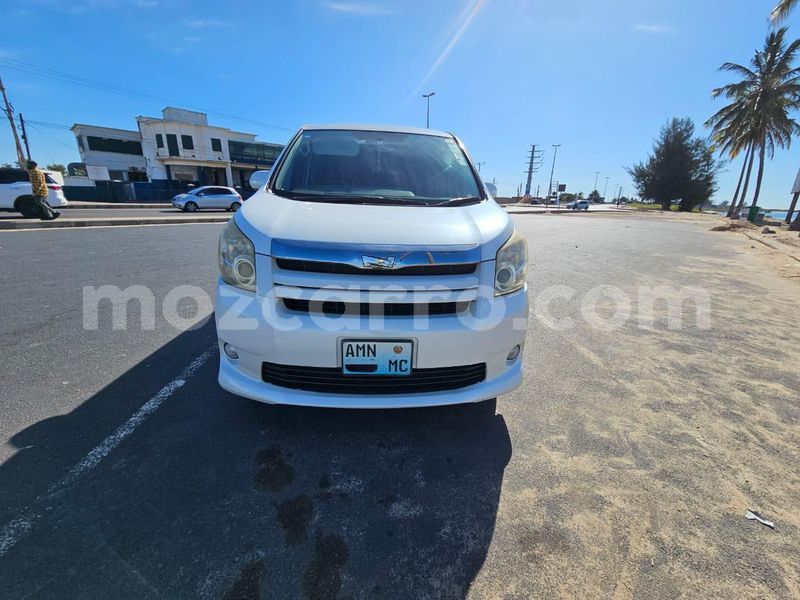 Big with watermark toyota noah maputo maputo 26134