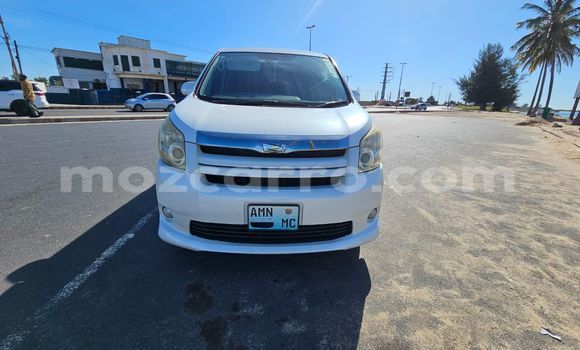 Nunua Ilio tumika Toyota Noah Nyeupe Gari ndani ya Maputo nchini Maputo Nunua Ilio tumika Toyota Noah Nyeupe Gari ndani ya Maputo nchini Maputo