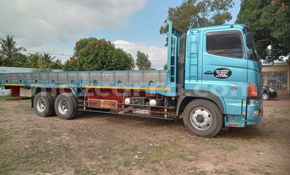 Comprar Usado Toyota 4Runner Azul Carro em Maputo em Maputo